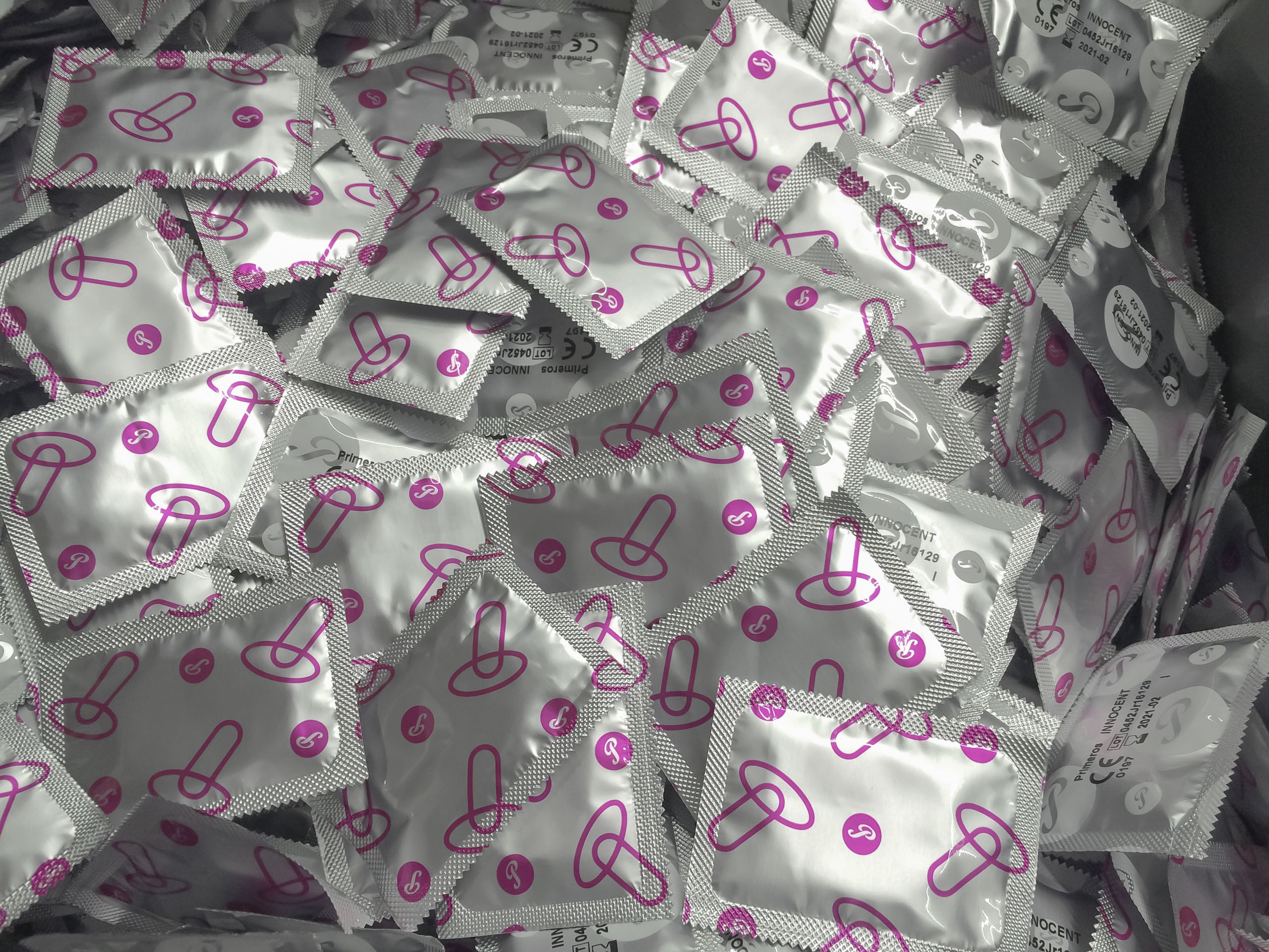 Chabera-Korous-Brousil-Primeros-visual-identity-packaging-campaign-graphic-design-Innocent-condom-foils
